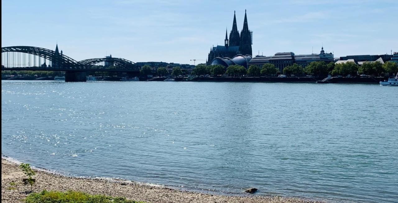 Messe Am Rhein Appartement *